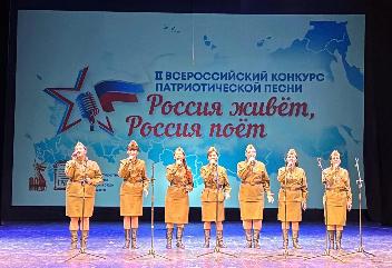 Россия живёт, Россия поёт! Россия живёт, Россия поёт!